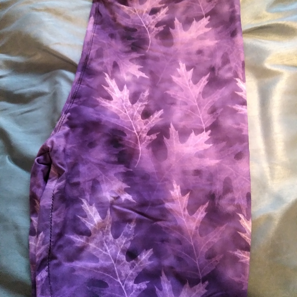 Ladies Curvy Purple Leaf Leggings